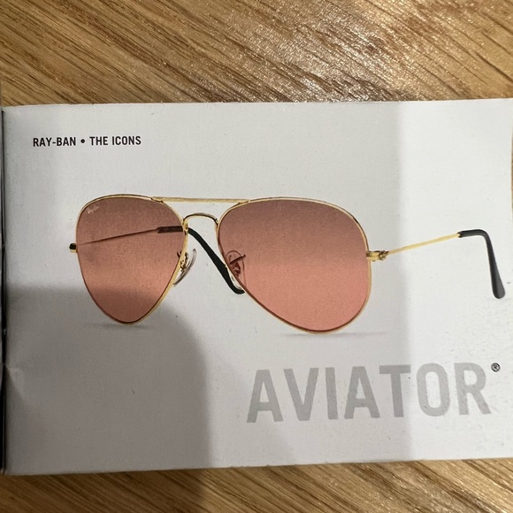 Brand new, never worn. Ray-Ban aviators polarized in black and gold.unisex! - Picture 2 of 9